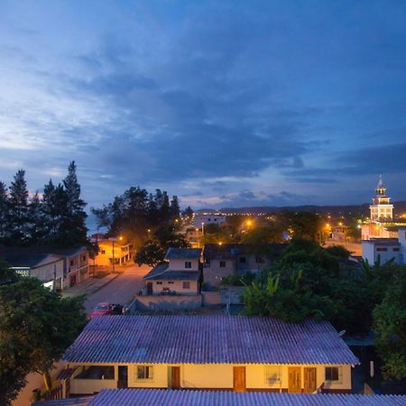 Puerta Sol Inn Manglaralto 外观 照片