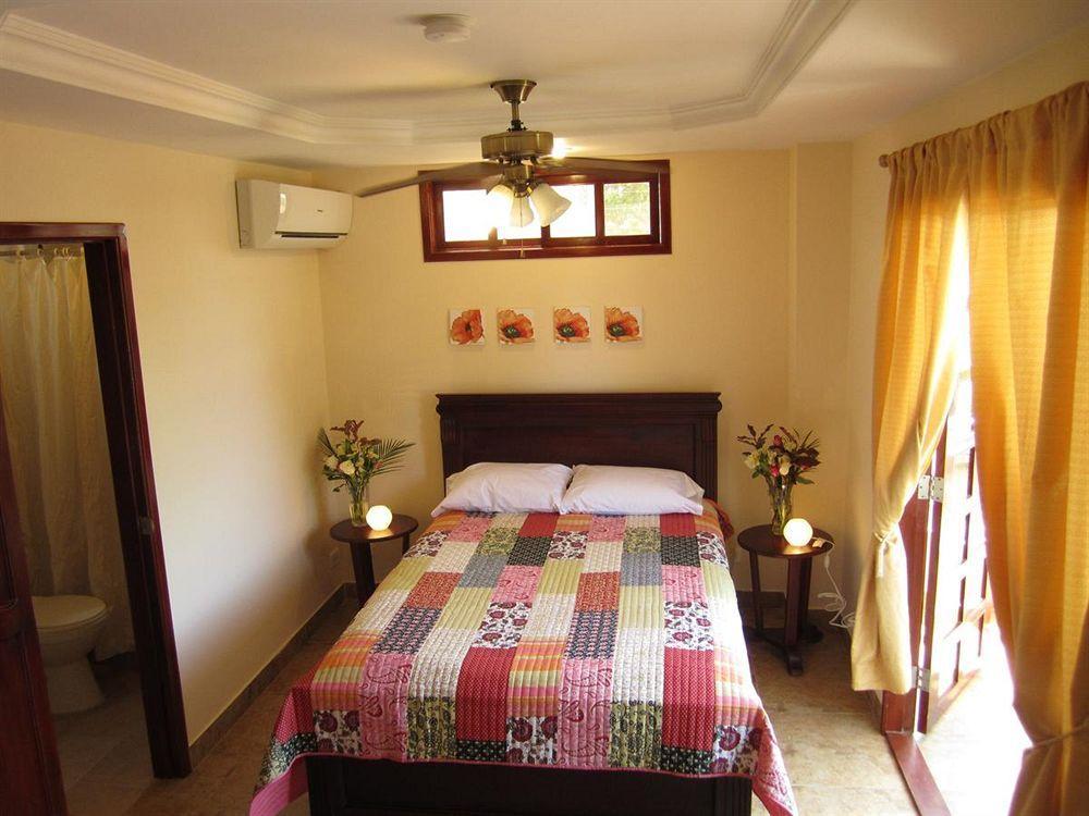 Puerta Sol Inn Manglaralto 外观 照片