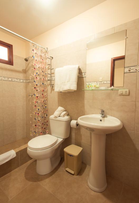 Puerta Sol Inn Manglaralto 外观 照片